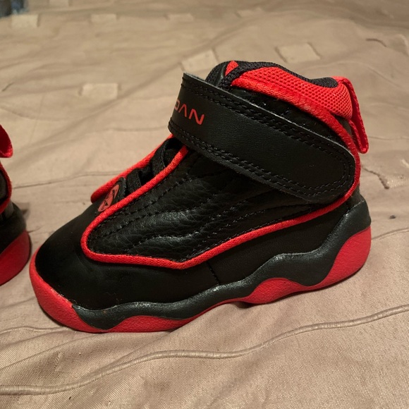 Red&black Air Jordan toddler shoes - Picture 3 of 3